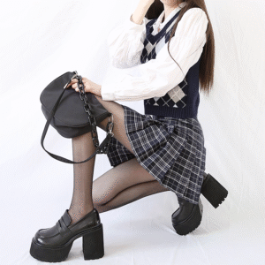 Women's vintage leather shoes